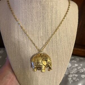 Max Factor Vintage 1960-1970’s Elephant Perfume Locket Gold Tone Necklace, good